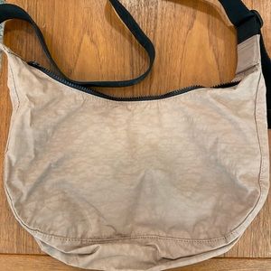 BAGGU Medium Crescent Bag Taupe ☕️ Never Used Nylon Unisex Crossbody travel work